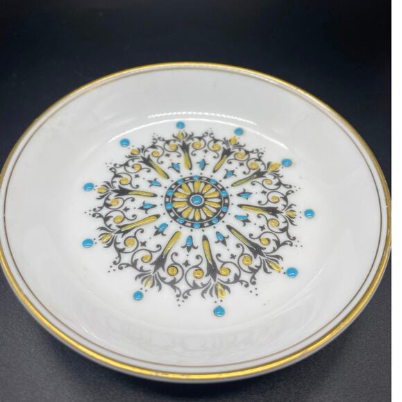 Vintage Royal‎ Worcester Porcelain Trinket Dish w/ Blue & Red Enamel Design - Picture 1 of 5